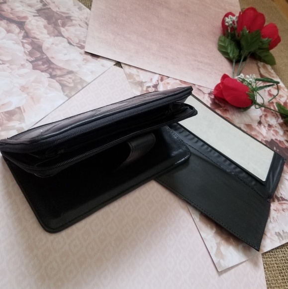 Genuine Leather Black Trifold clutch with removab - Picture 7 of 8